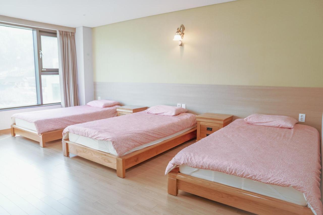 Sancheong Korean Medicine Family Hotel Экстерьер фото